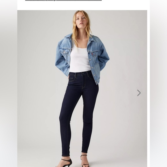 EUC Levi's 721 High Rise Skinny Jeans with Classic Denim Look - Picture 10 of 10